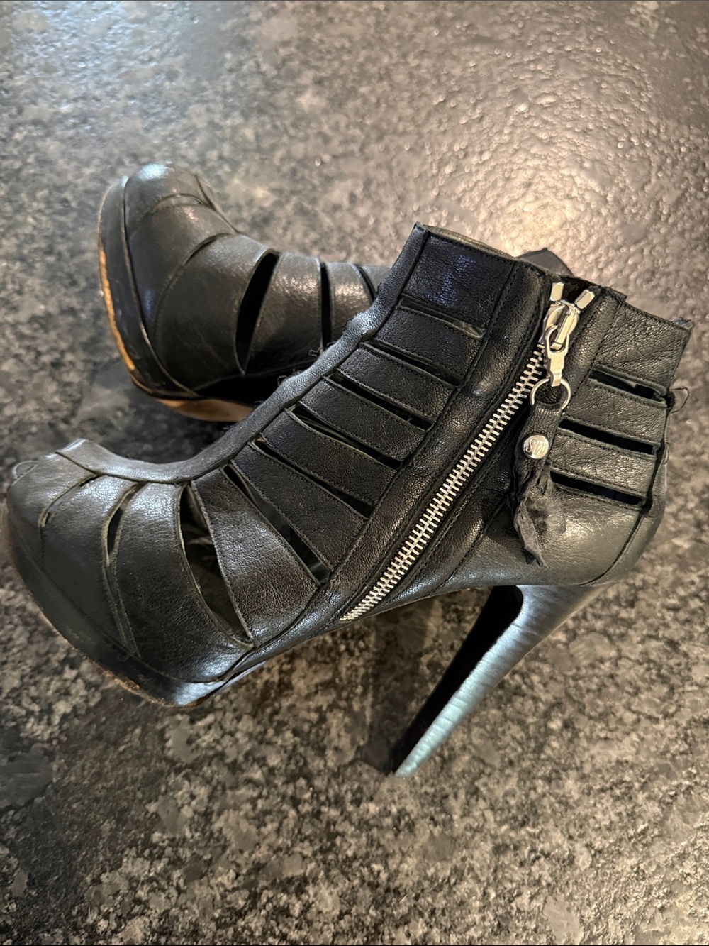 Stuart Whitman Black leather High Heel Ankle Booties - Women's size 9